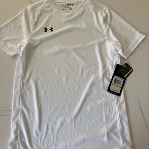 Under Armour youth shirt - Picture 1 of 3